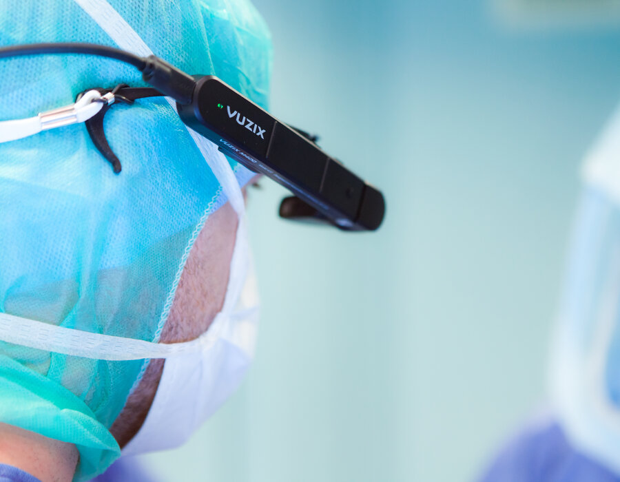 Lunettes AR Pixee Medical — réalité augmentée peropératoire